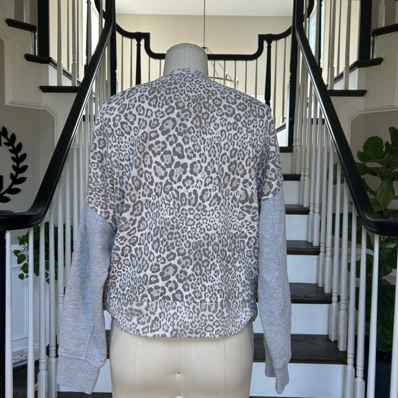 Rails Alice pullover sweatshirt | Cheetah print | size medium - Picture 6 of 6